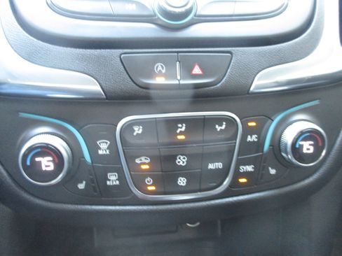 Used 2024 Chevrolet Equinox LT image 14