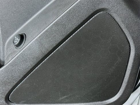 Used 2021 Chevrolet Equinox LT image 19