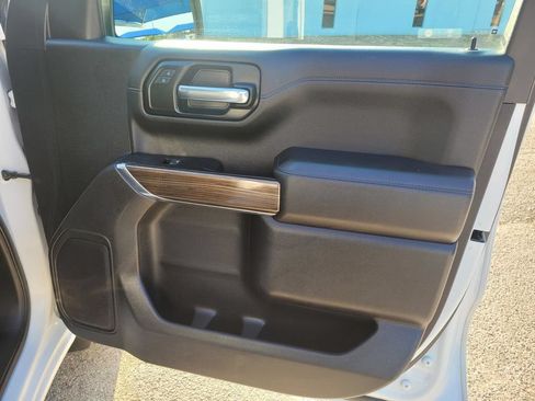 Used 2022 Chevrolet Silverado 1500 LT RWD image 9