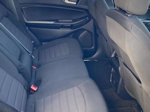 Used 2020 Ford Edge SE FWD image 23