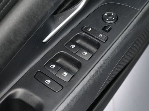 Used 2022 Hyundai Elantra SEL w/ Convenience + Premium Package image 14