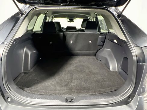 Used 2022 Toyota RAV4 LE FWD image 31