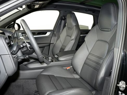 New 2026 Porsche Cayenne S image 5