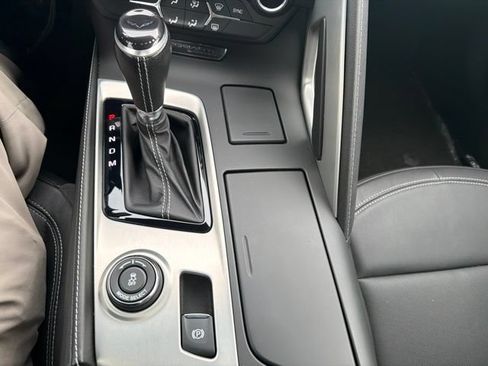 Used 2018 Chevrolet Corvette Stingray Coupe w/ 1LT RWD image 15