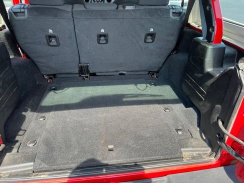 Used 2022 Jeep Wrangler Unlimited Sport AWD/4WD image 28
