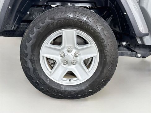 Used 2022 Jeep Gladiator Sport AWD/4WD image 28