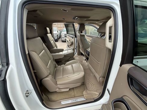 Used 2017 GMC Yukon XL SLT w/ Open Road Package image 38