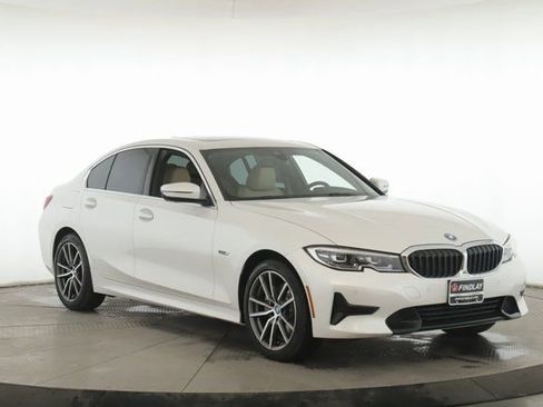 Used 2022 BMW 330e xDrive image 2