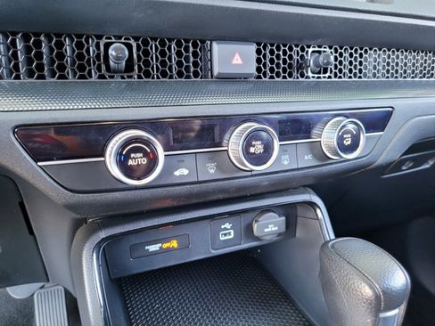 Used 2025 Honda CR-V LX image 19