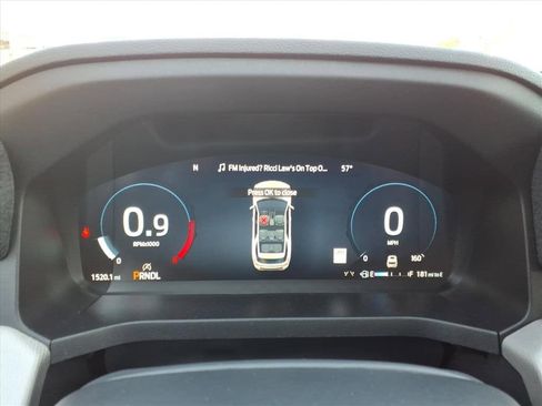 Used 2025 Ford Explorer Active image 30