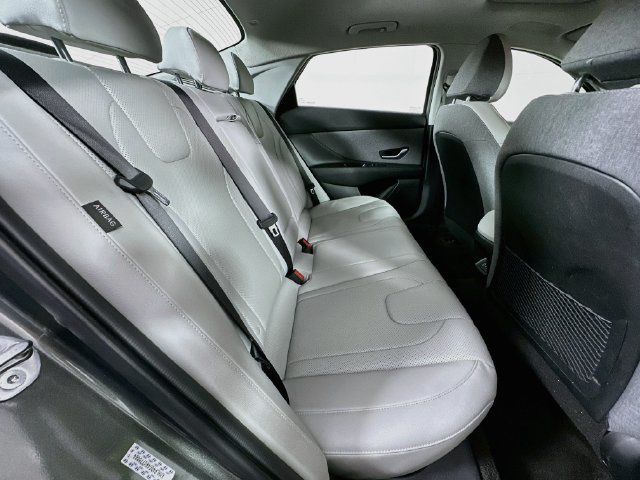 Used 2024 Hyundai Elantra Limited FWD image 28