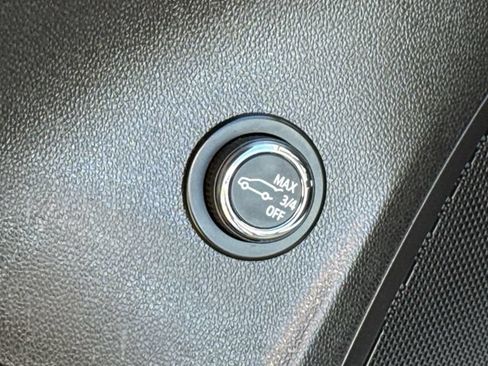 Used 2023 Buick Envision Essence w/ Sport Touring Package AWD/4WD image 21