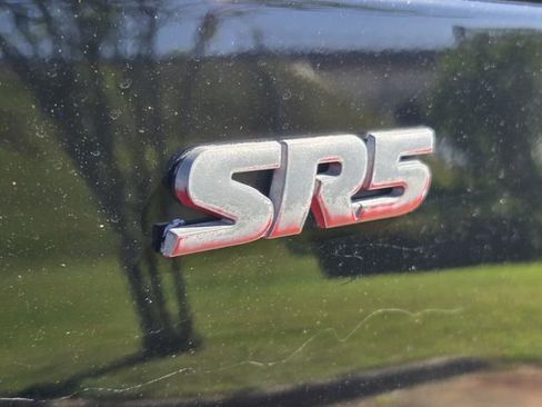 Used 2021 Toyota Tacoma SR5 RWD image 11