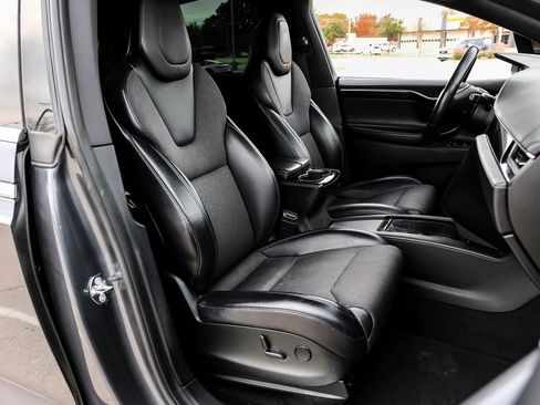 Used 2018 Tesla Model X 75D image 38