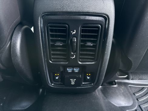 Used 2016 Jeep Grand Cherokee Limited image 26