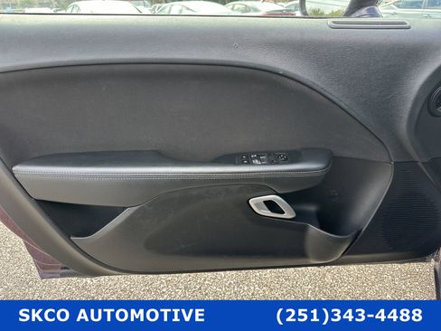 Used 2020 Dodge Challenger SXT w/ Blacktop Package image 12