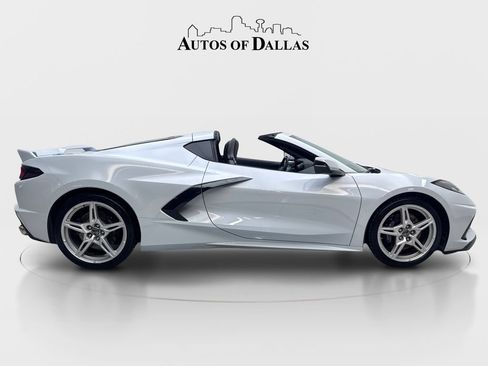 Used 2021 Chevrolet Corvette Stingray Coupe w/ Z51 Performance Package RWD image 10