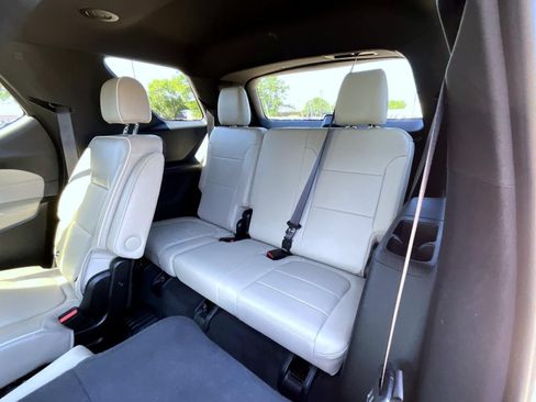 Used 2023 Chevrolet Traverse Premier AWD/4WD image 23