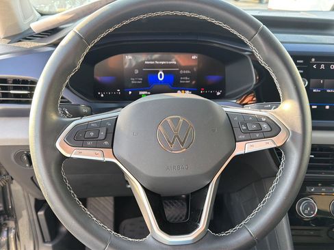 Used 2023 Volkswagen Taos SE FWD image 19