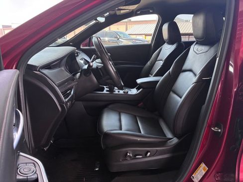 Used 2023 Cadillac XT4 Sport w/ Enhanced Visibility Package FWD image 18