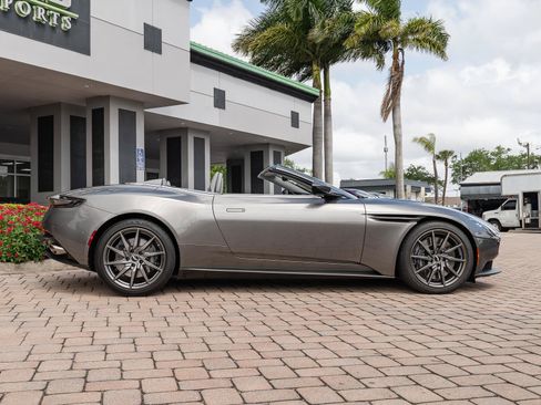 Used 2020 Aston Martin DB11 Volante RWD image 20