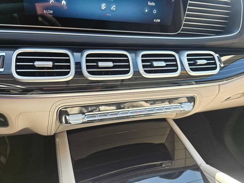 Used 2025 Mercedes-Benz GLE 580 4MATIC image 29