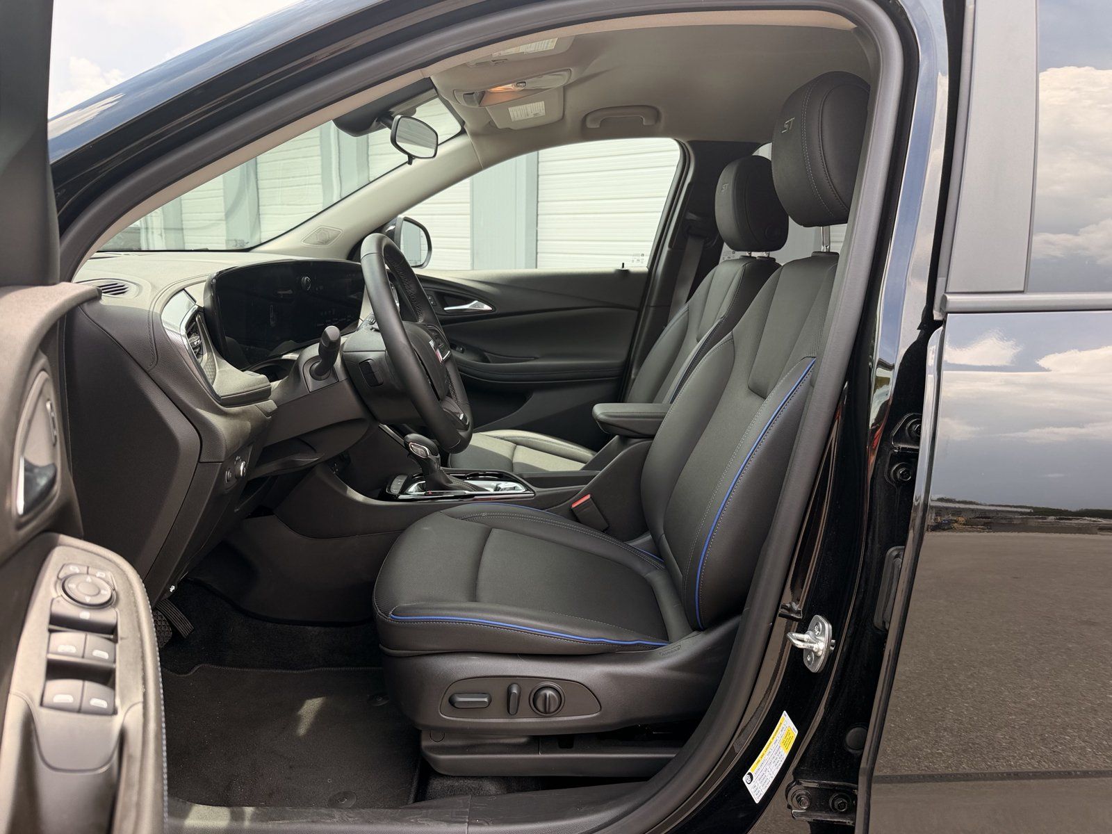 Used 2025 Buick Encore GX Sport Touring w/ Comfort Package FWD image 14