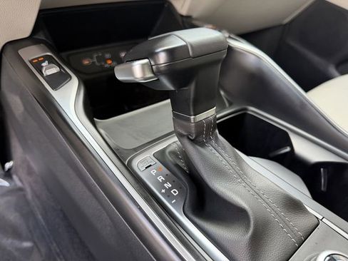 Certified 2025 Kia Sorento S w/ Panoramic Sunroof Package image 23