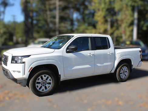 Used 2023 Nissan Frontier SV w/ SV Convenience Package image 4