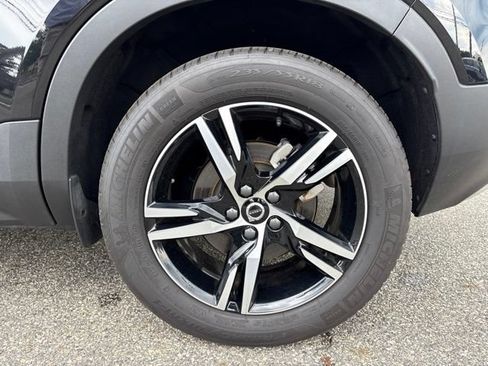 Used 2025 Volvo XC40 B5 Core AWD/4WD image 10