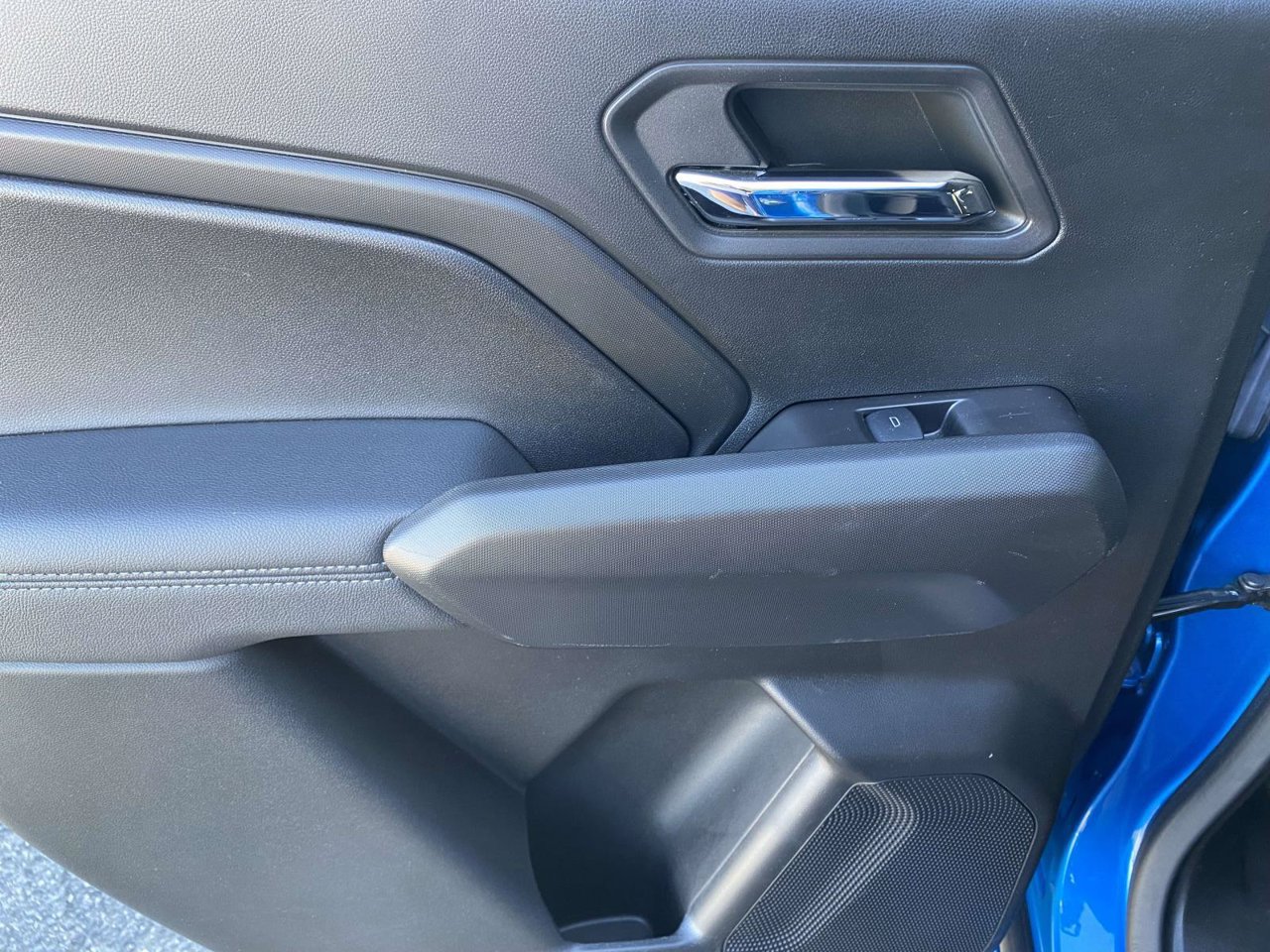 Used 2024 Chevrolet Colorado LT RWD image 23