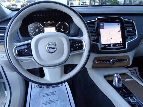 Used 2017 Volvo XC90 T8 Inscription w/ Vision Package image 10