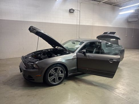 Used 2013 Ford Mustang Premium w/ Electronics Pkg RWD image 11