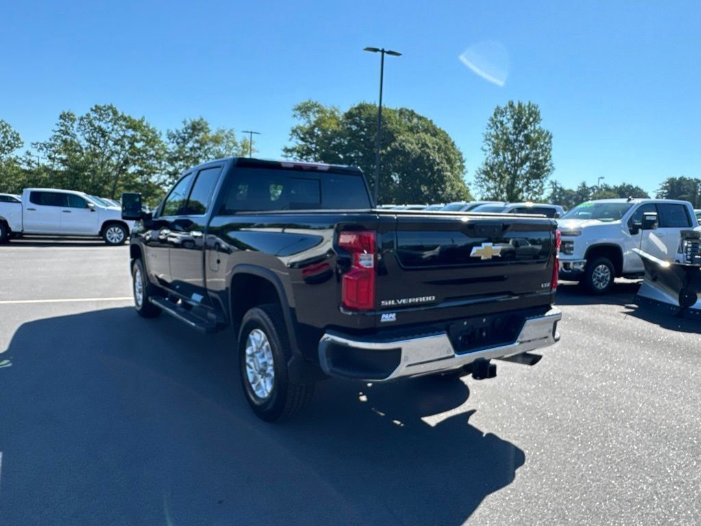 Used 2024 Chevrolet Silverado 2500 LTZ w/ LTZ Plus Package AWD/4WD image 10