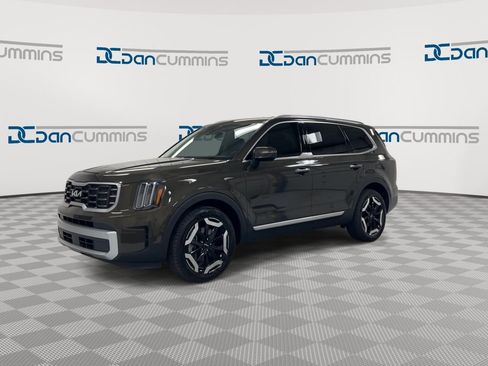 Used 2024 Kia Telluride S image 4