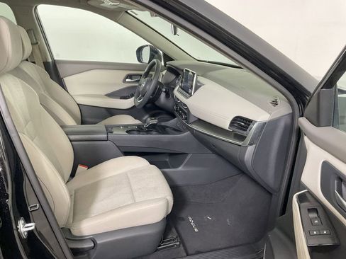 Used 2024 Nissan Rogue SV image 24