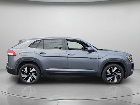 Used 2024 Volkswagen Atlas Cross Sport SE AWD/4WD image 6