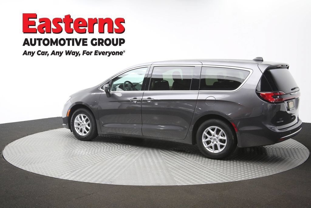 Used 2023 Chrysler Pacifica Touring-L FWD image 64