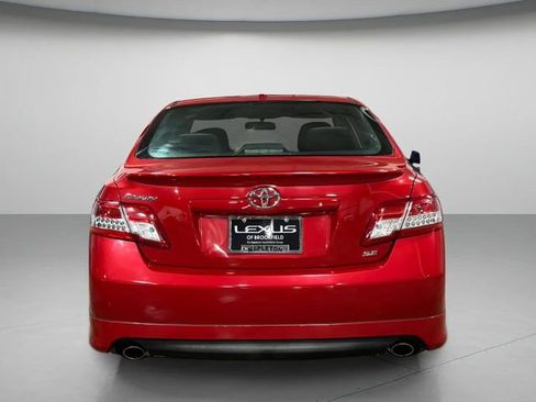 Used 2011 Toyota Camry image 4