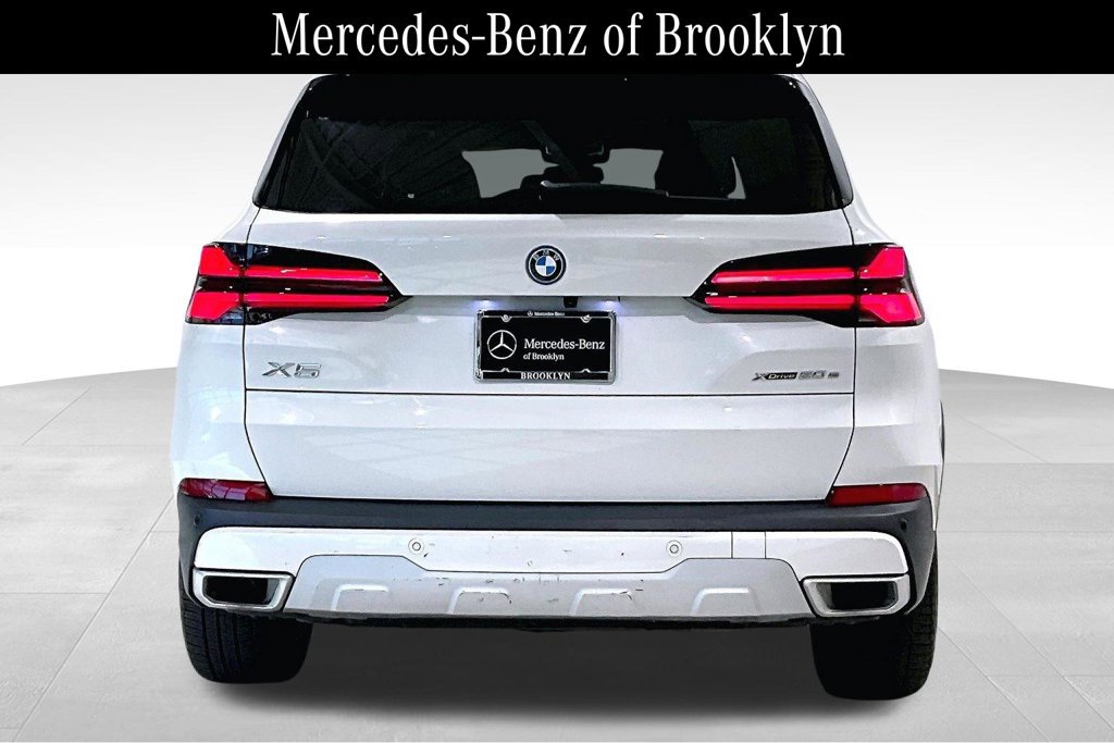 Used 2024 BMW X5 xDrive50e w/ Premium Package AWD/4WD image 4