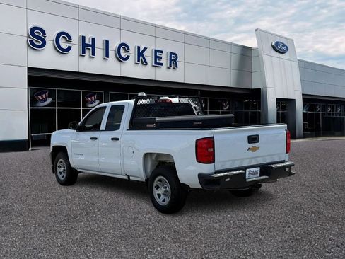 Used 2017 Chevrolet Silverado 1500 W/T w/ WT Convenience Package AWD/4WD image 3