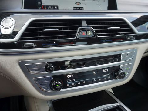 Used 2019 BMW 750i w/ Executive Package image 48