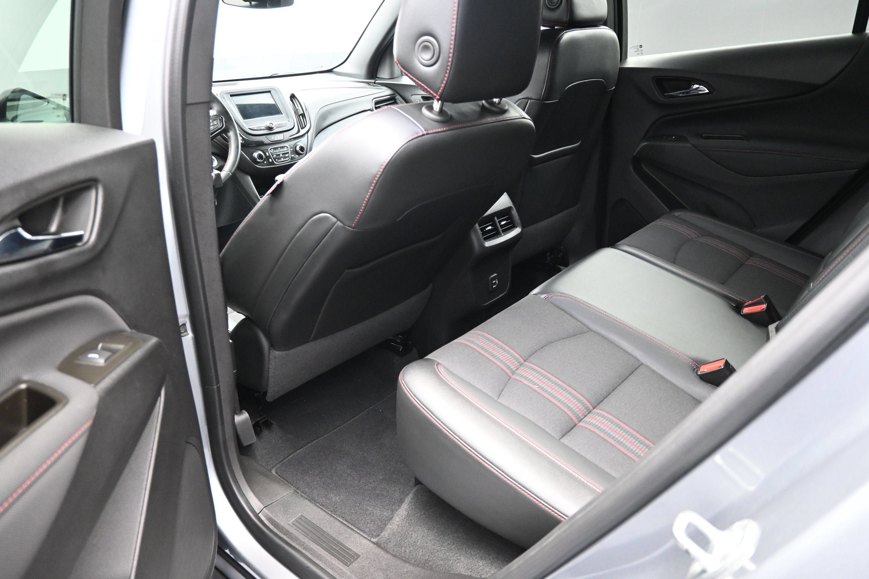 Certified 2023 Chevrolet Equinox RS FWD image 28