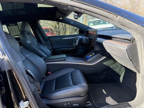 Used 2021 Tesla Model S Plaid image 32