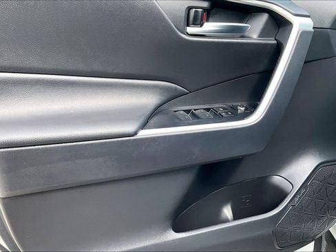 Used 2024 Toyota RAV4 XLE FWD image 22