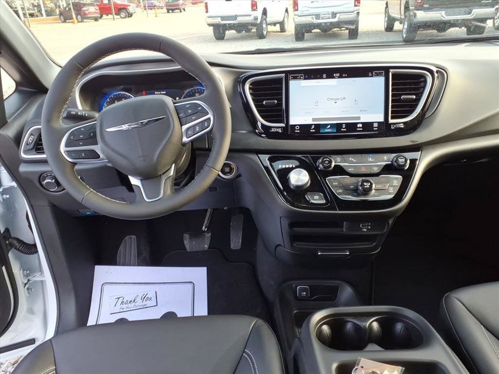 New 2026 Chrysler Voyager LX FWD image 9