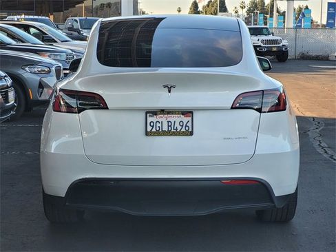 Used 2023 Tesla Model Y Long Range image 5
