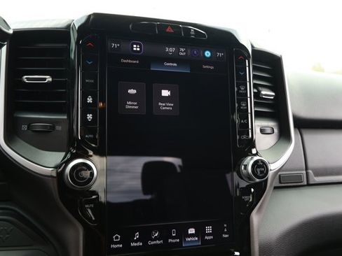 New 2026 RAM 2500 Big Horn AWD/4WD image 17