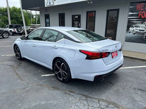 Used 2024 Nissan Altima 2.5 SR FWD image 8
