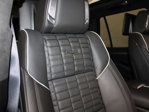 Used 2026 Cadillac Escalade Platinum Sport w/ LPO, ONYX Package AWD/4WD image 39